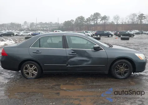 2007 Honda Accord 2.4 Ex z USA, uszkodzony, nr VIN 1HGCM56827A025791